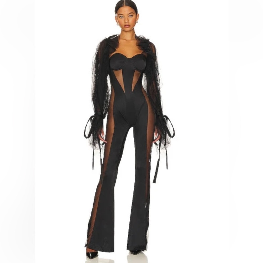 NWT BLACK SWAN size L
AMOR MIA